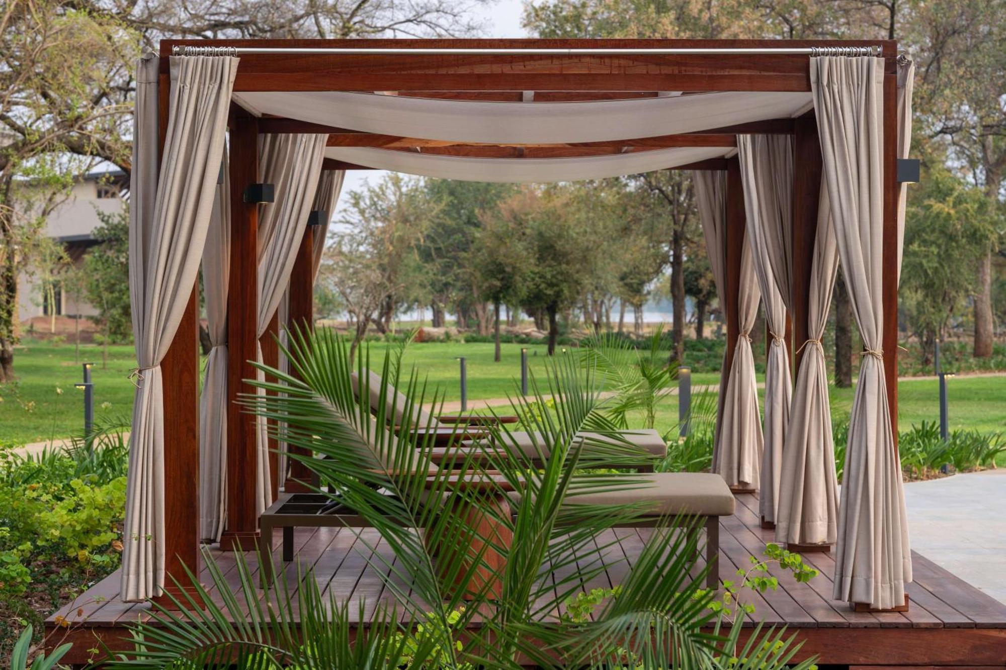 Radisson Blu Mosi-Oa-Tunya Livingstone Resort Eksteriør billede