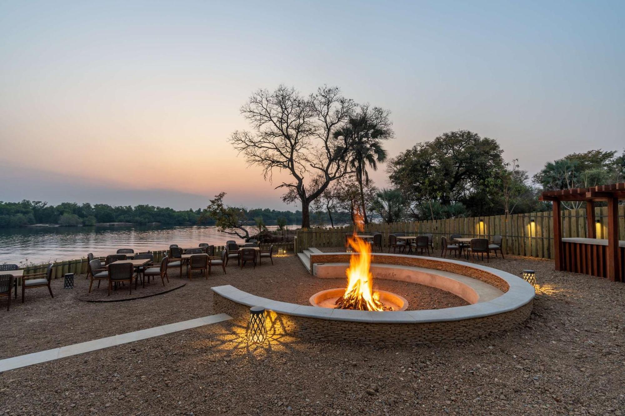 Radisson Blu Mosi-Oa-Tunya Livingstone Resort Eksteriør billede